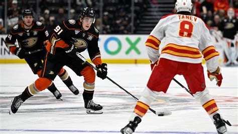 Ducks rookie forward Leo Carlsson will be out 4-6 weeks with a sprained knee